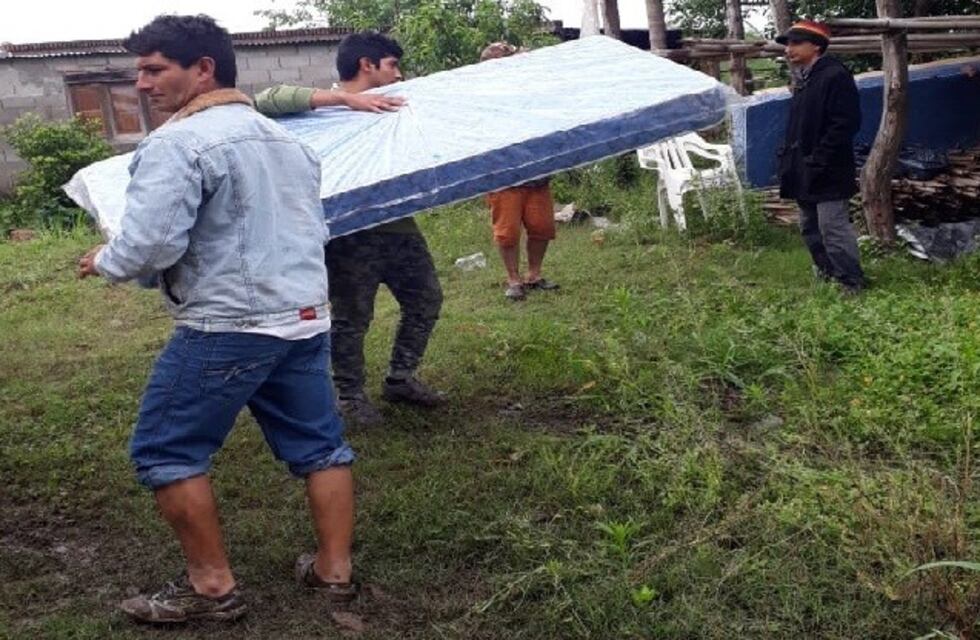 El Estado continúa con las asistencias a las familias aisladas en el sur