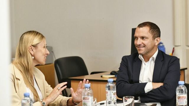 Vanesa Castillo y Germán Grané en plena reunión.