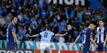 Para festejarlo así. Golazo de Santiago Longo, en una victoria de Belgrano que puede ser decisiva.