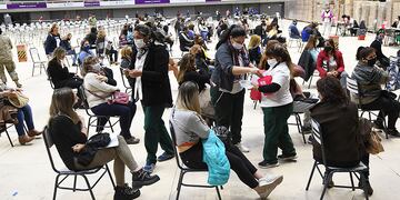En el estadio Arena Aconcagua de Ciudad se realizará la vacunación contra el Covid 19 a docentes y no docentes mayores de 30 años.
