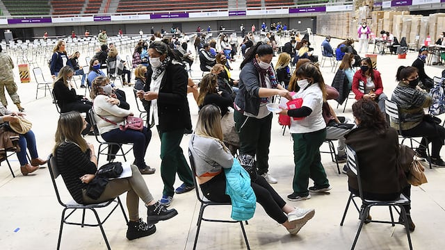 En el estadio Arena Aconcagua de Ciudad se realizará la vacunación contra el Covid 19 a docentes y no docentes mayores de 30 años.
