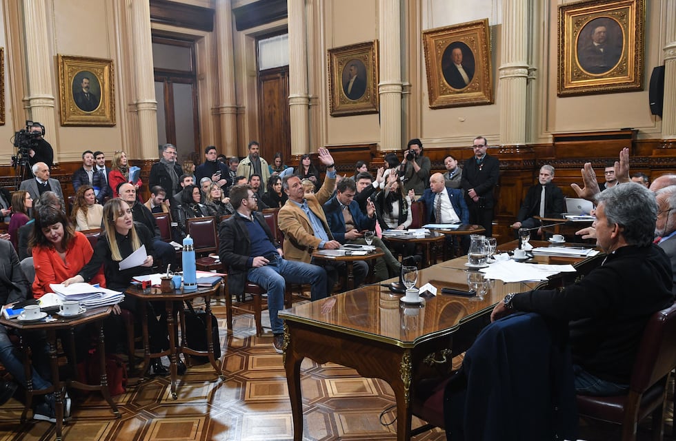 La UCR frustró el dictamen contra el DNU de la SIDE, pero avanza la ofensiva para rechazarlo