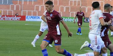 Godoy Cruz y Argentinos Juniors juegan en Mendoza por la Liga profesional de Fútbol.