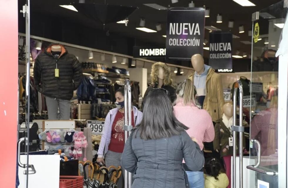 Comerciantes del centro de San Luis divididos ante el horario corrido