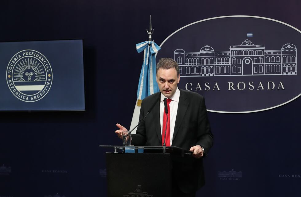 El Gobierno quiere que los extranjeros no residentes paguen en universidades y hospitales