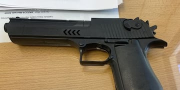 La Policía secuestró la réplica. (Gentileza Cadena 3)