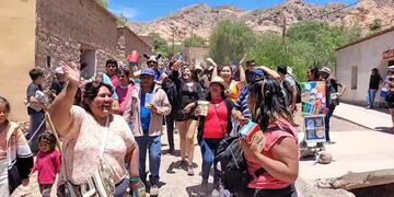 Al festejo por el inicio de un nuevo año se suma como motivo de encuentro en Maimará la chaya de los mojones de las comparsas que animan cada febrero los carnavales en esa localidad.