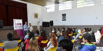 Presentación de los programas de empleos locales