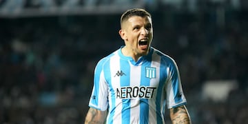 El mediocampista también marcó un gol durante el partido.