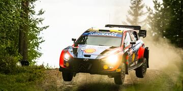 Tanak comanda la clasificación general del Rally de Finlandia.