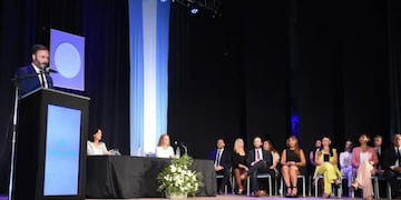 "Concordia no es una ciudad pobre, es una ciudad empobrecida", aseveró Azcué.