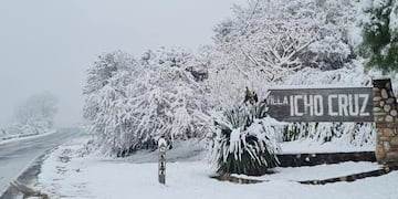 Nieve en la localidad vecina de Icho Cruz.