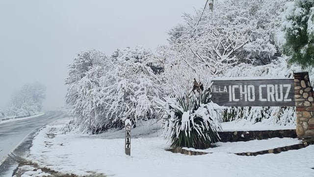 Nieve en la localidad vecina de Icho Cruz.