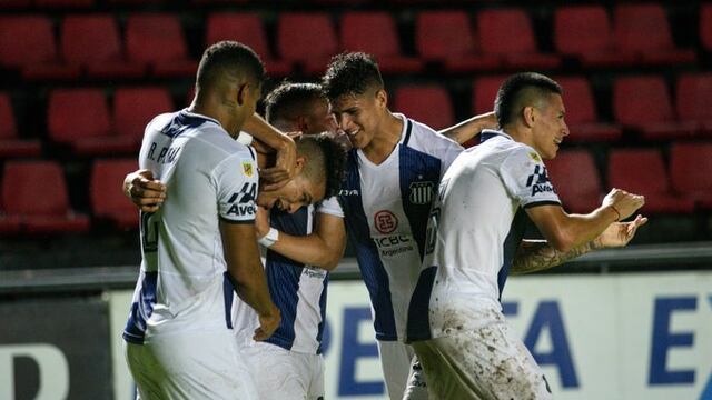 Los abrazos para Diego Valoyes, por otro golazo para la T.