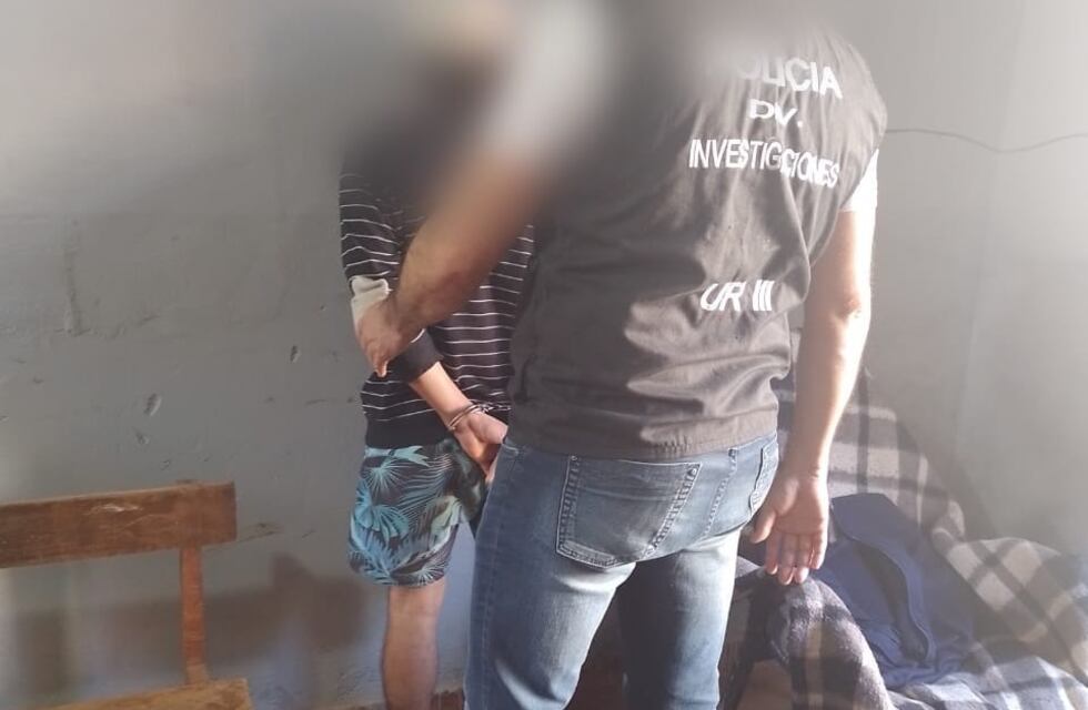 Detienen a un hombre y secuestran su automóvil por una causa de robo en Eldorado