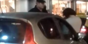 El auto quedó estacionado durante veinte minutos en la peatonal\u002E (El Tres)