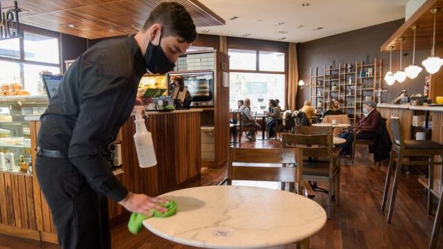 Bares y restaurantes en la Costa (Web)