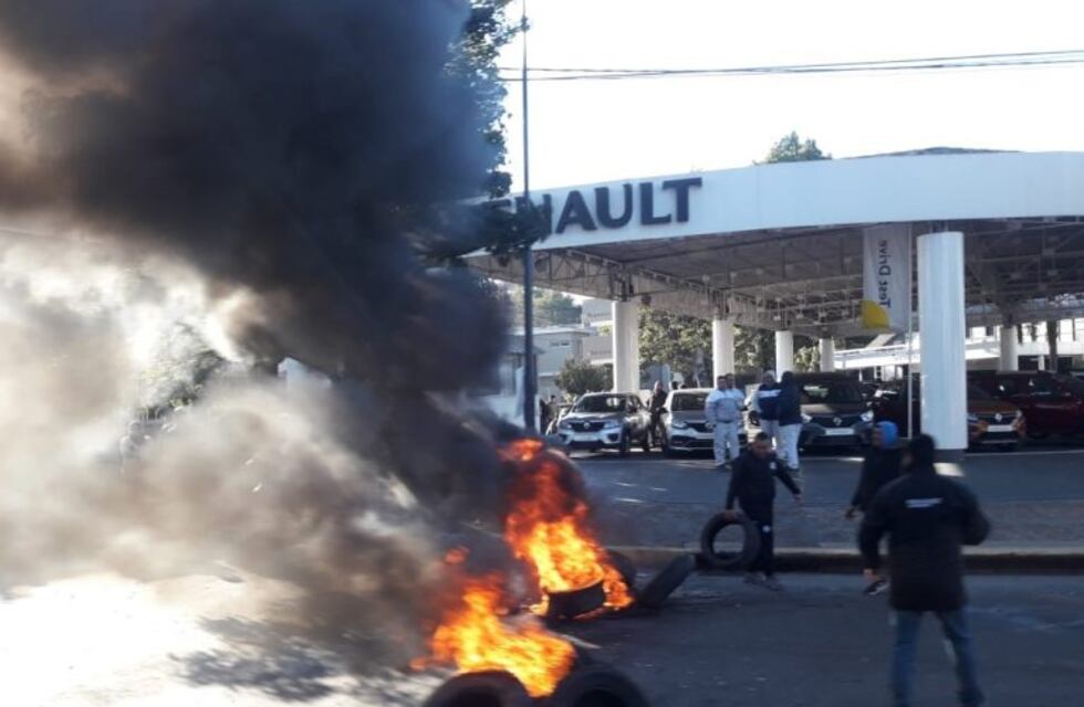 Por despidos, Smata protesta en Caraffa y Castro Barros, evitá la zona