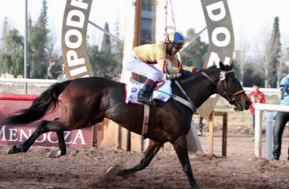 Arde el hipódromo de Mendoza: hoy es la 64 edición del Clásico Santo Patrono Santiago