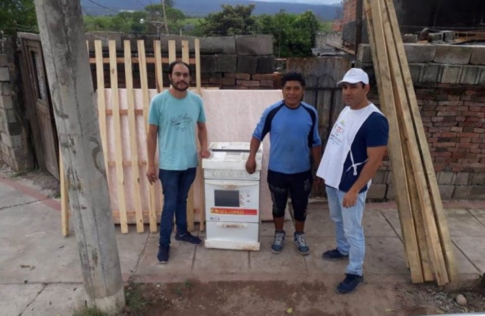 Familias de capital y el ramal recibieron mobiliarios