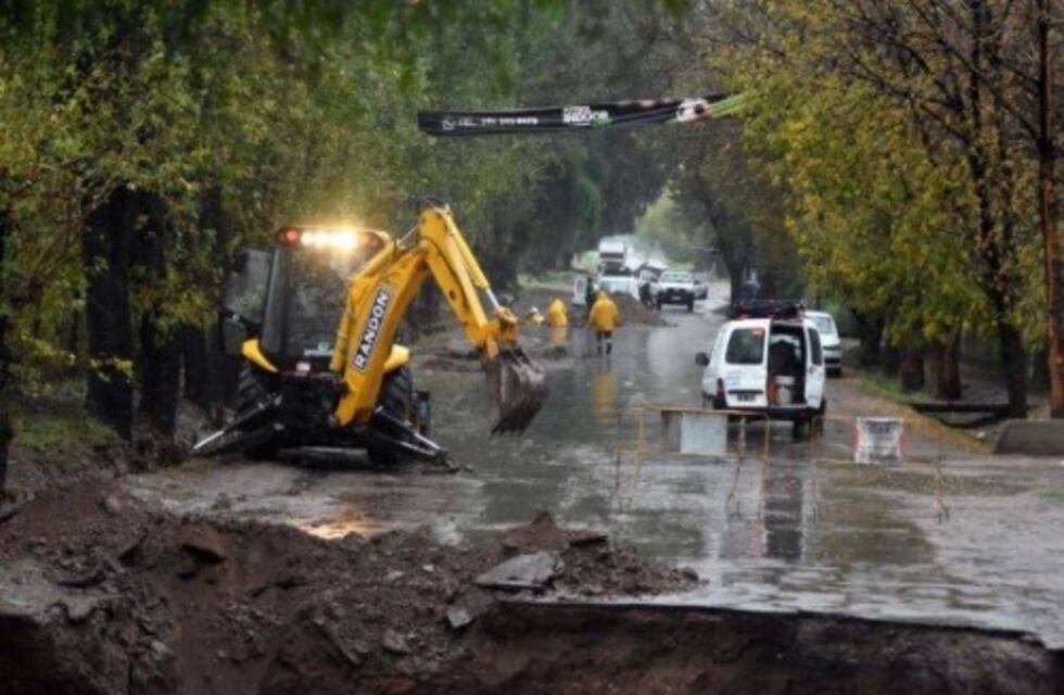 Corte imprevisto de agua en zonas de Las Heras y Godoy Cruz