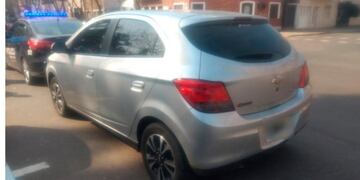 El auto en el que iba el sospechoso al momento de ser demorado\u002E (La Capital)\u002E