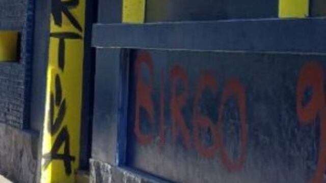 Las pintadas se produjeron en la sede de Rosario Central en el Cruce Alberdi.