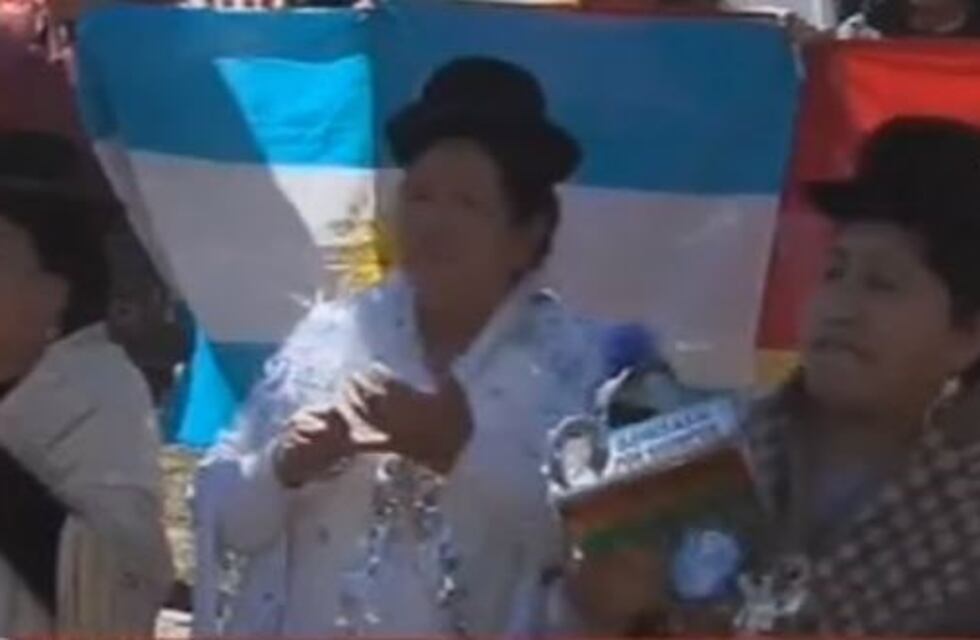 Familiares y trabajadores de Urkupiña protestan frente al Obelisco y piden la liberación de Quique Antequera