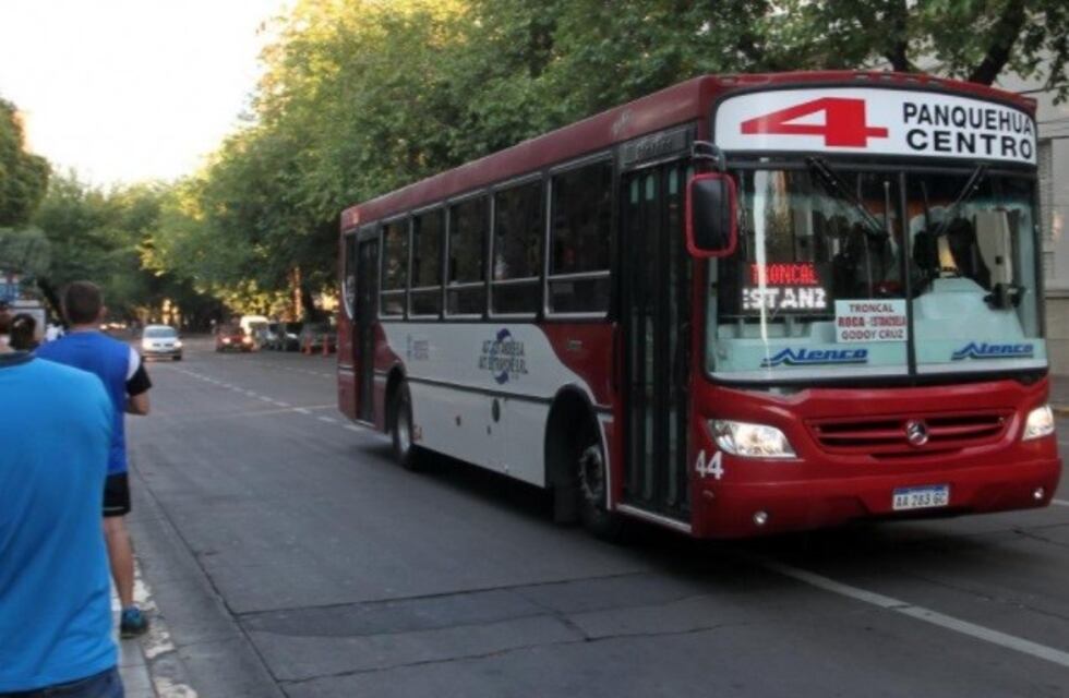 Mendoza: si se aprueba la Reforma, mañana no habrá colectivos ni bancos