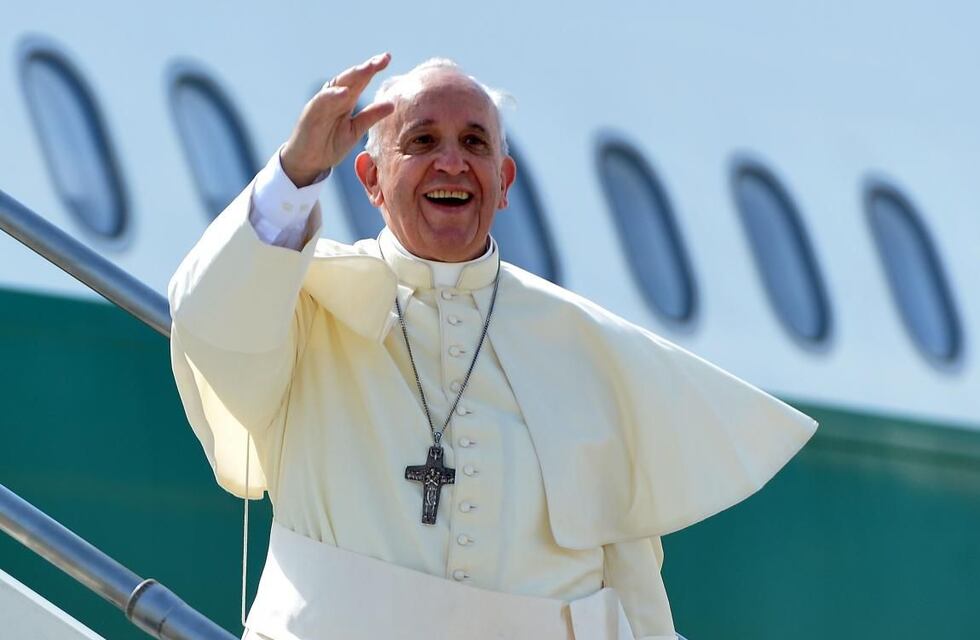 El papa Francisco estrenó compañía aérea para sus vuelos a Grecia y Chipre