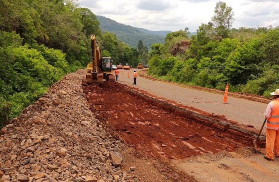 Pozo Azul: Vialidad Provincial de Misiones repara 13 kilómetros de la Ruta Provincial Nº 20