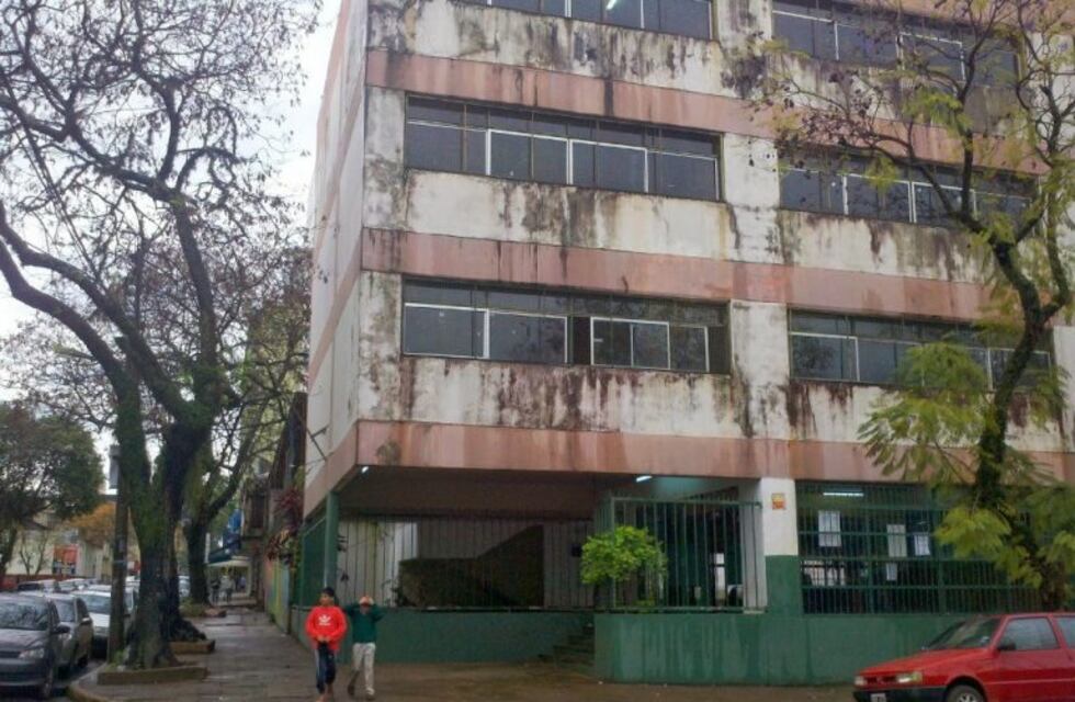 Separaron del cargo a un docente del colegio Martín de Moussy por conductas indebidas