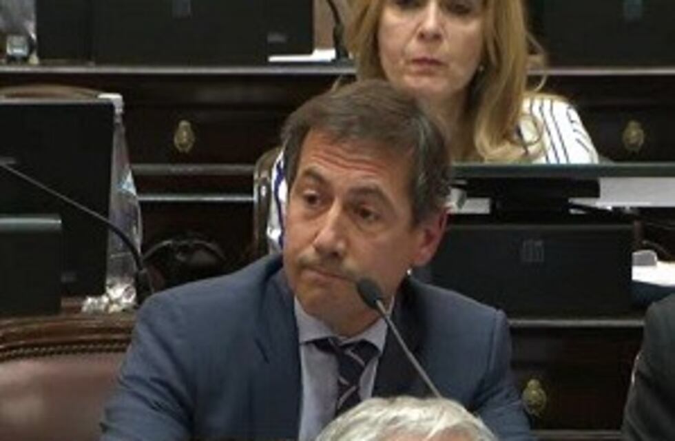 El senador Naidenoff apuntó a la herencia recibida en la emergencia alimentaria