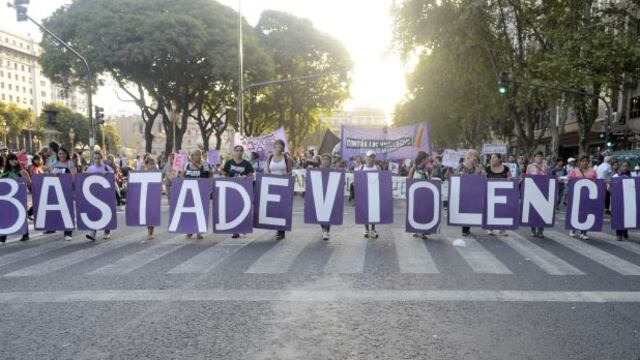 DYN41, BUENOS AIRES 08/03/2016, EN EL MARCO DEL Du00cdA DE LA MUJER TRABAJADORAS, DIVERSAS ORGANIZACIONES SOCIALES Y POLu00cdTICAS, REALIZARON UNA MARCHA DESDE CONGRESO A PLAZA DE MAYO.FOTO:DYN/JAVIER BRUSCO. buenos aires  dia internacional de la Mujer marchas manifestaciones mujeres marcha organizaciones sociales y politicas plaza de mayo