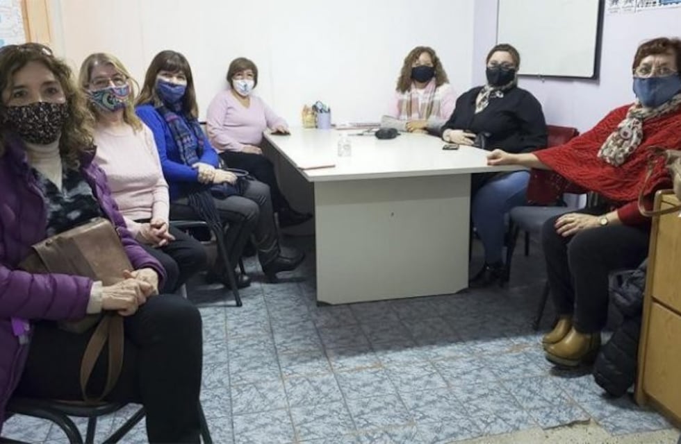 "Amigos del Hogar" donó material para el Hogar de Ancianos Nuevo Amanecer