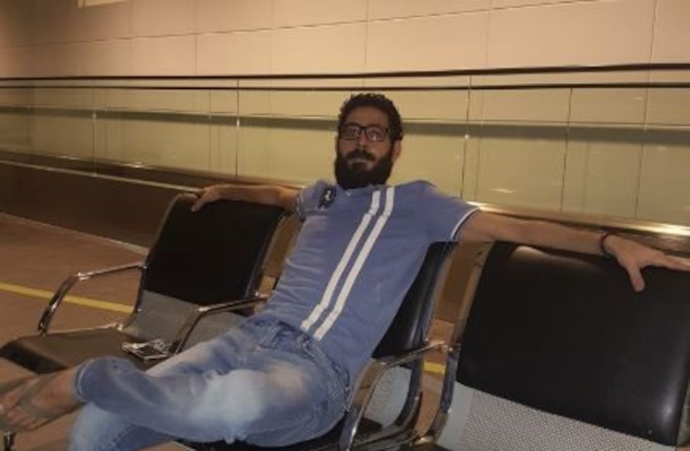 Un sirio vive en un aeropuerto hace 130 días porque se opone a la guerra en su país