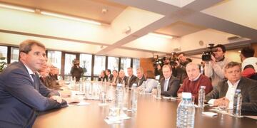 Encuentro de gobernadores: vamos a resguardar los derechos de nuestras provincias, sostuvo Peppo\u002E (Web)\u002E