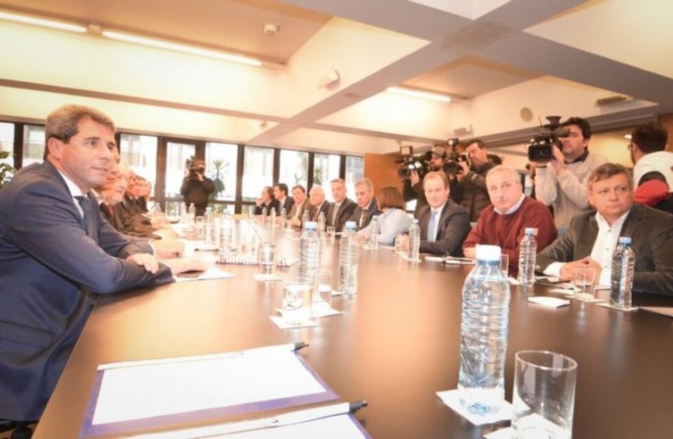 Encuentro de gobernadores: vamos a resguardar los derechos de nuestras provincias, sostuvo Peppo