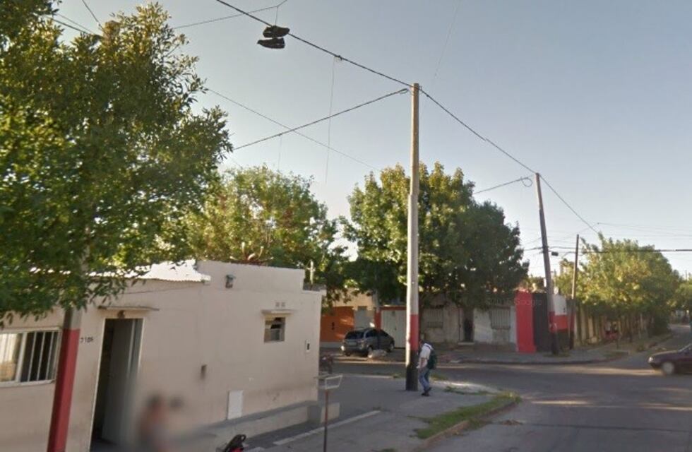 Se olvidó las llaves en la camioneta, se la robaron y chocaron a dos peatones