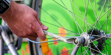 Buscan crear un programa que restaure bicicletas en desuso para donarlas (imagen ilustrativa)
