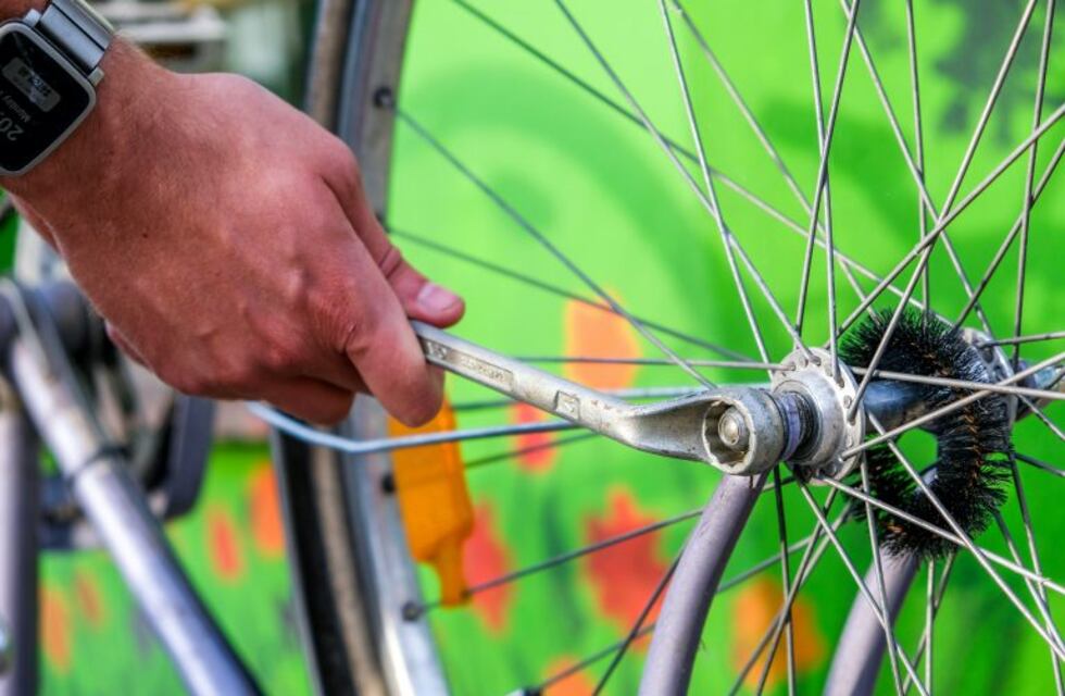 Buscan crear un programa que restaure bicicletas en desuso para donarlas