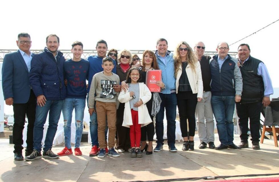 Arroyito: entregaron la vivienda 333 en 91 meses de gestión