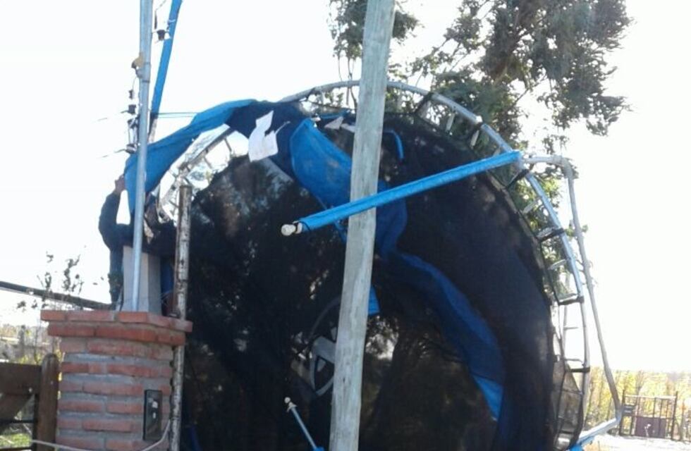 El fuerte viento produjo voladuras de techos, elementos y roturas de vidrios