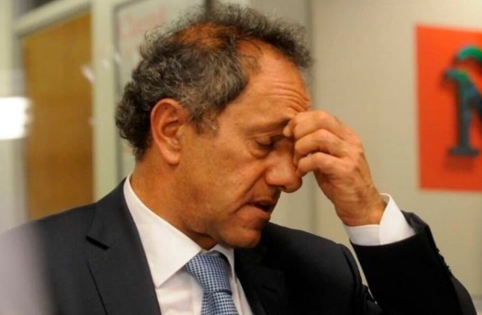 Daniel Scioli había emitido en 2011 el bono que no puede pagar Axel Kicillof