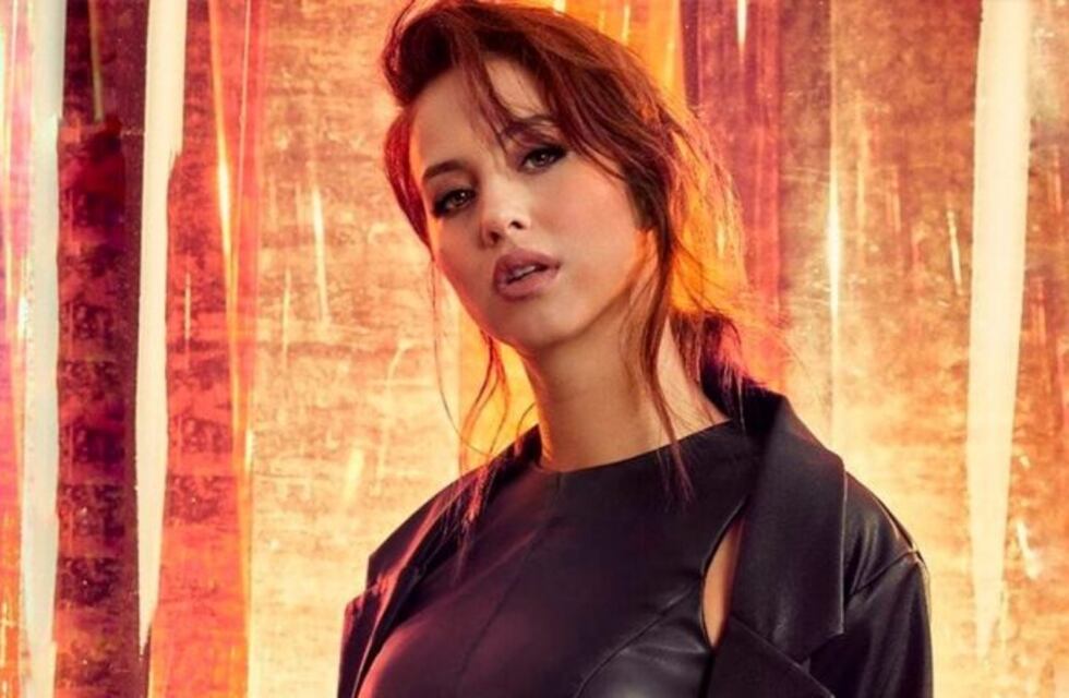 Flor Vigna protagoniza una campaña de lencería y sorprende al posar en tacos y body