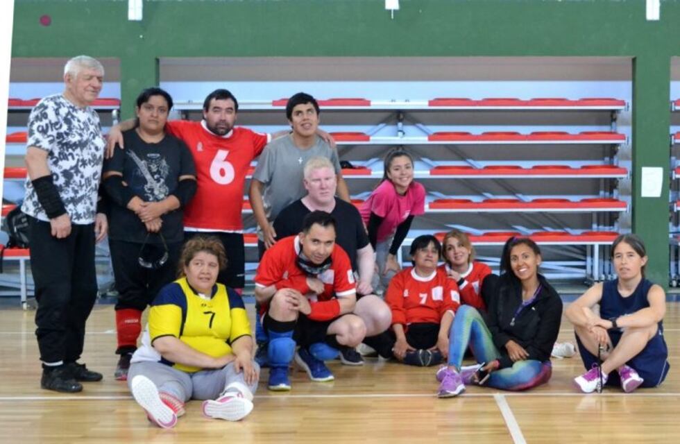 Goalball: un deporte paralímpico que se suma en Caleta Olivia