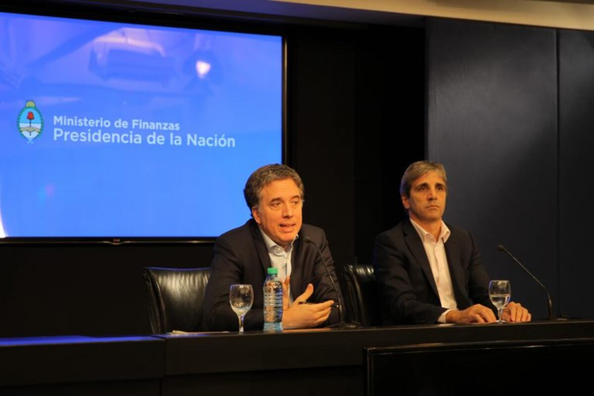 Los ministros de Hacienda y de Finanzas, Nicolás Dujovne y Luis Caputo