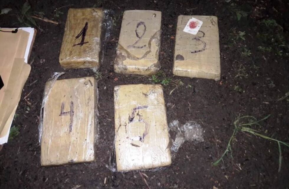 Frontera caliente: arrojan la marihuana en un estero