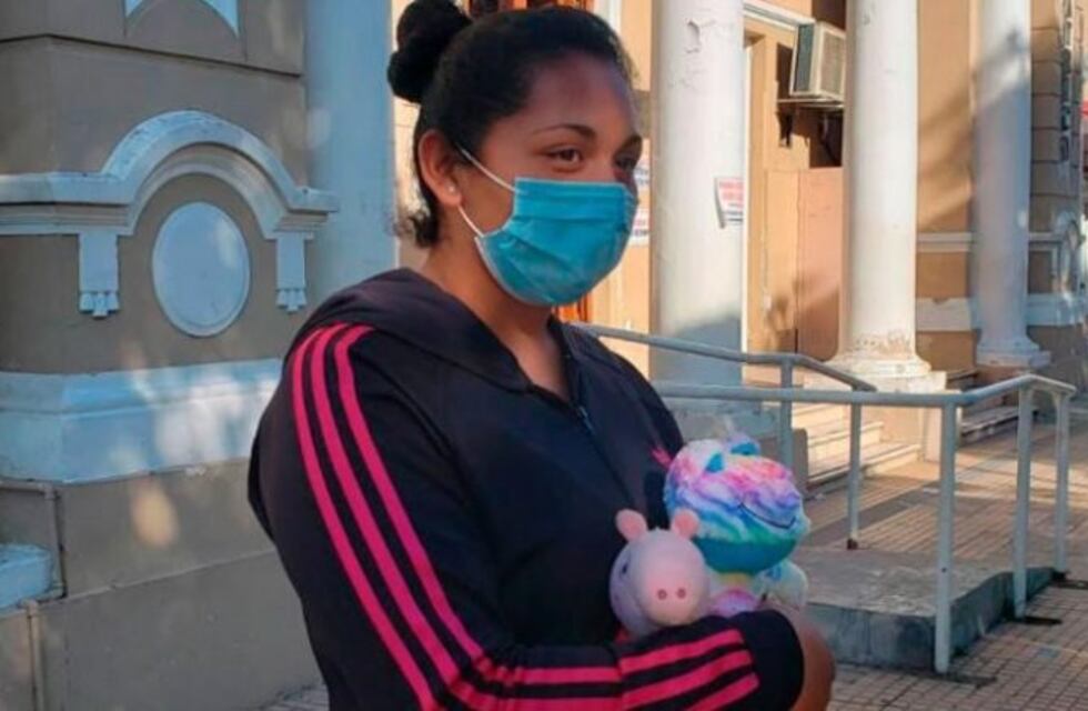 La pequeña apuñalada por su papá en Capilla del Monte recibió el alta médica