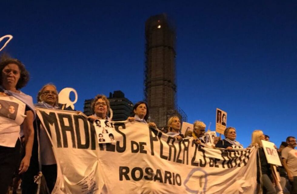 En las calles de Rosario miles de voces se alzaron por la memoria, verdad y justicia